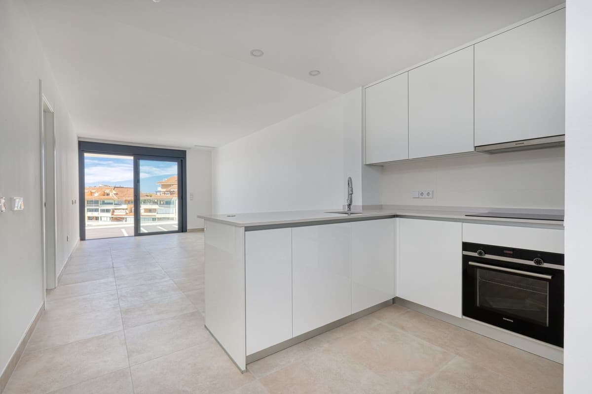 Top Floor Apartment in Higueron — photo 7 of 10