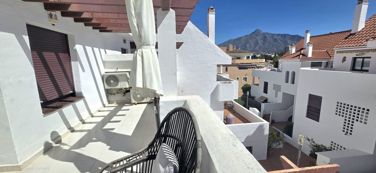 Middle Floor Apartment in Nueva Andalucía — photo 2 of 10