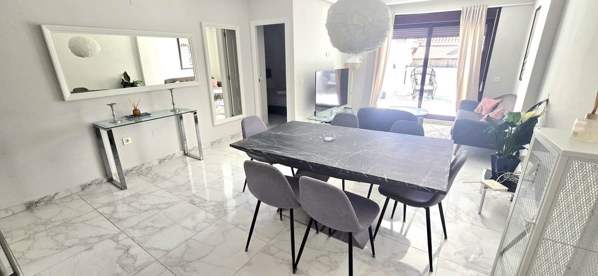 Middle Floor Apartment in Nueva Andalucía — photo 4 of 10