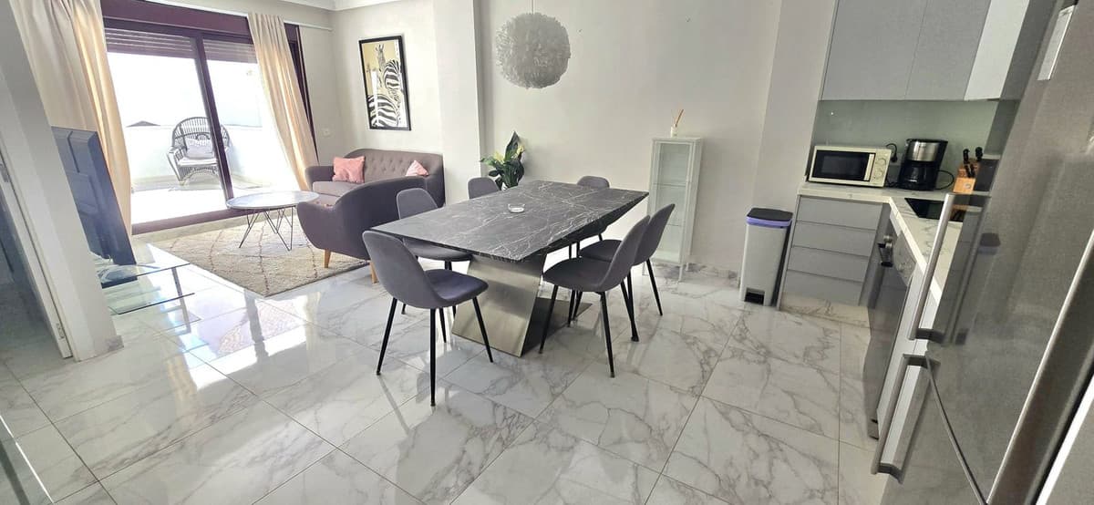 Middle Floor Apartment in Nueva Andalucía — photo 5 of 10