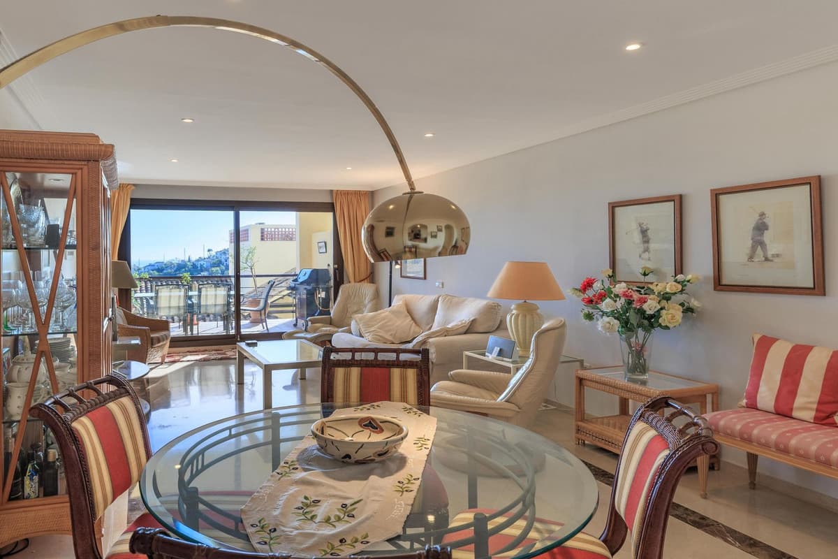 Ground Floor Apartment in Benahavís — photo 1 of 10