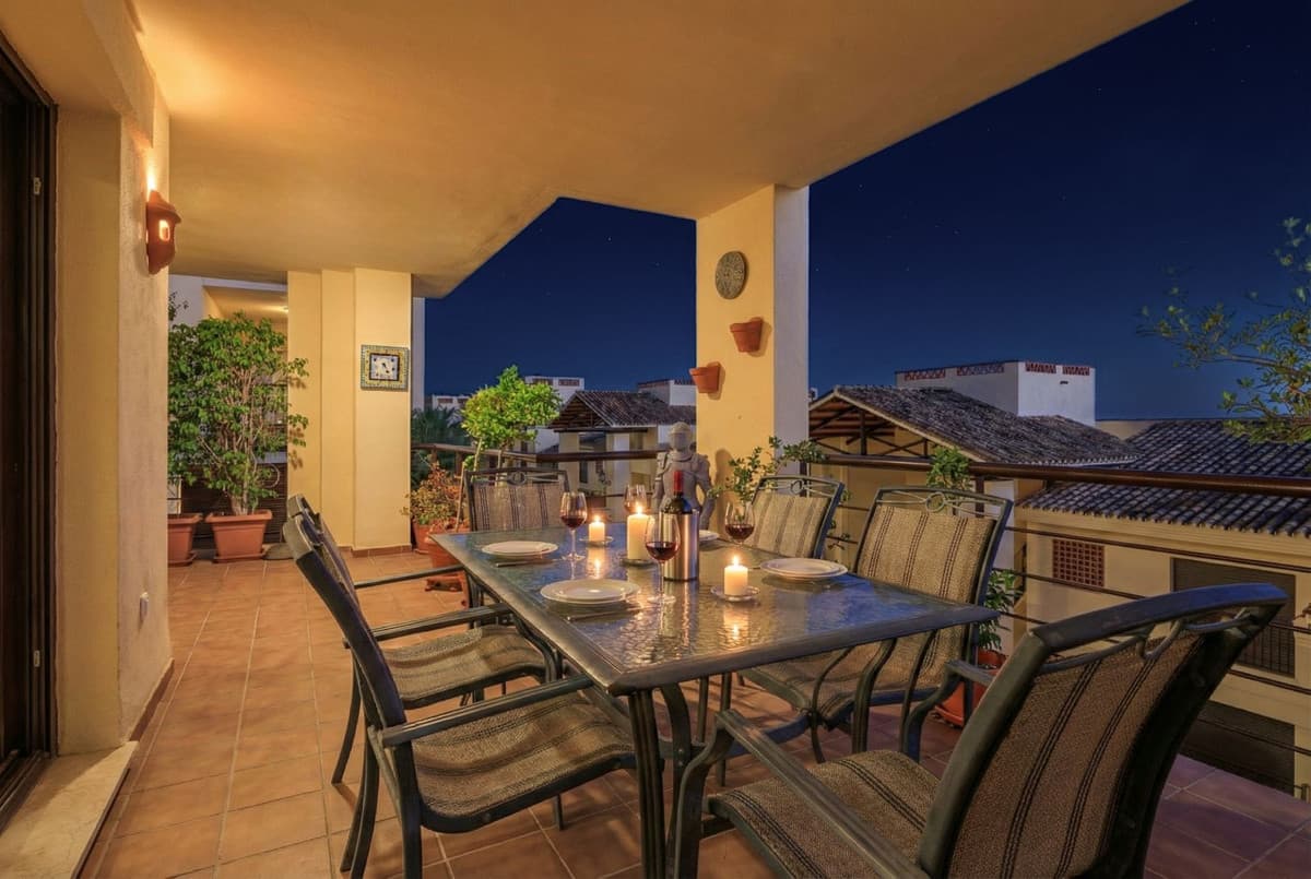 Ground Floor Apartment in Benahavís — photo 3 of 10