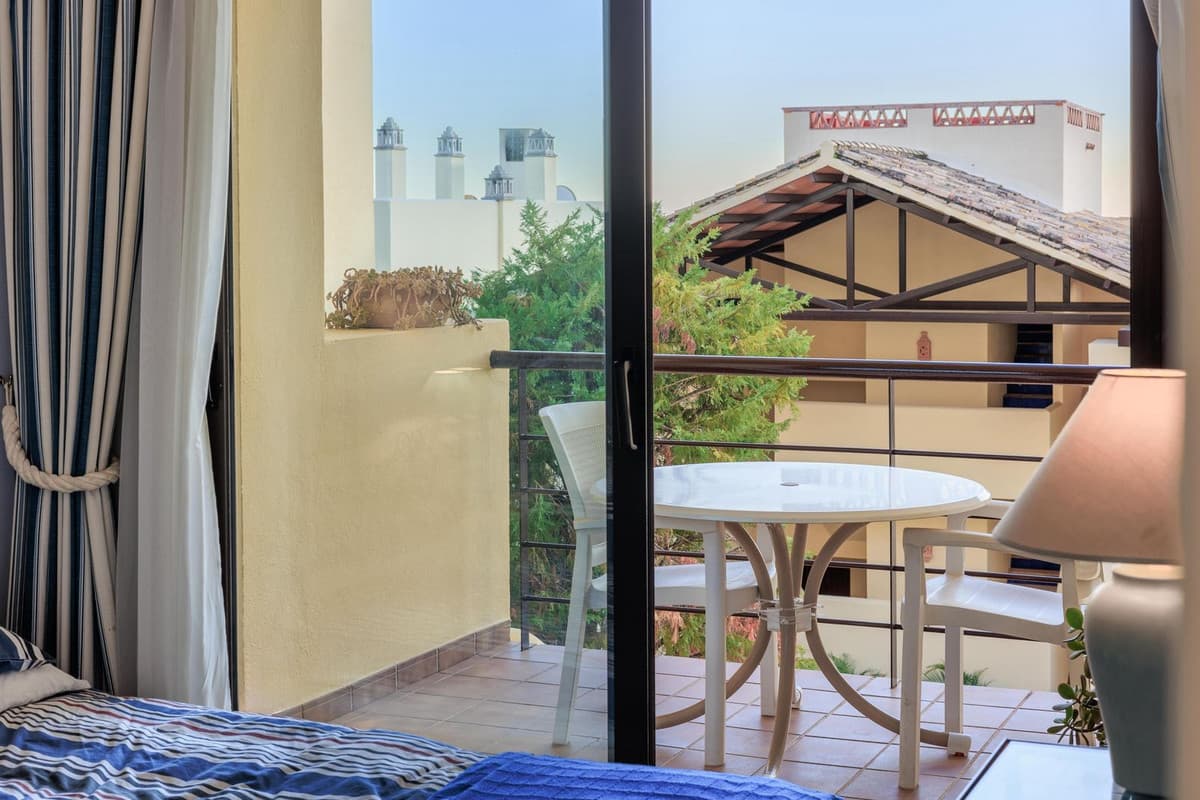 Ground Floor Apartment in Benahavís — photo 6 of 10