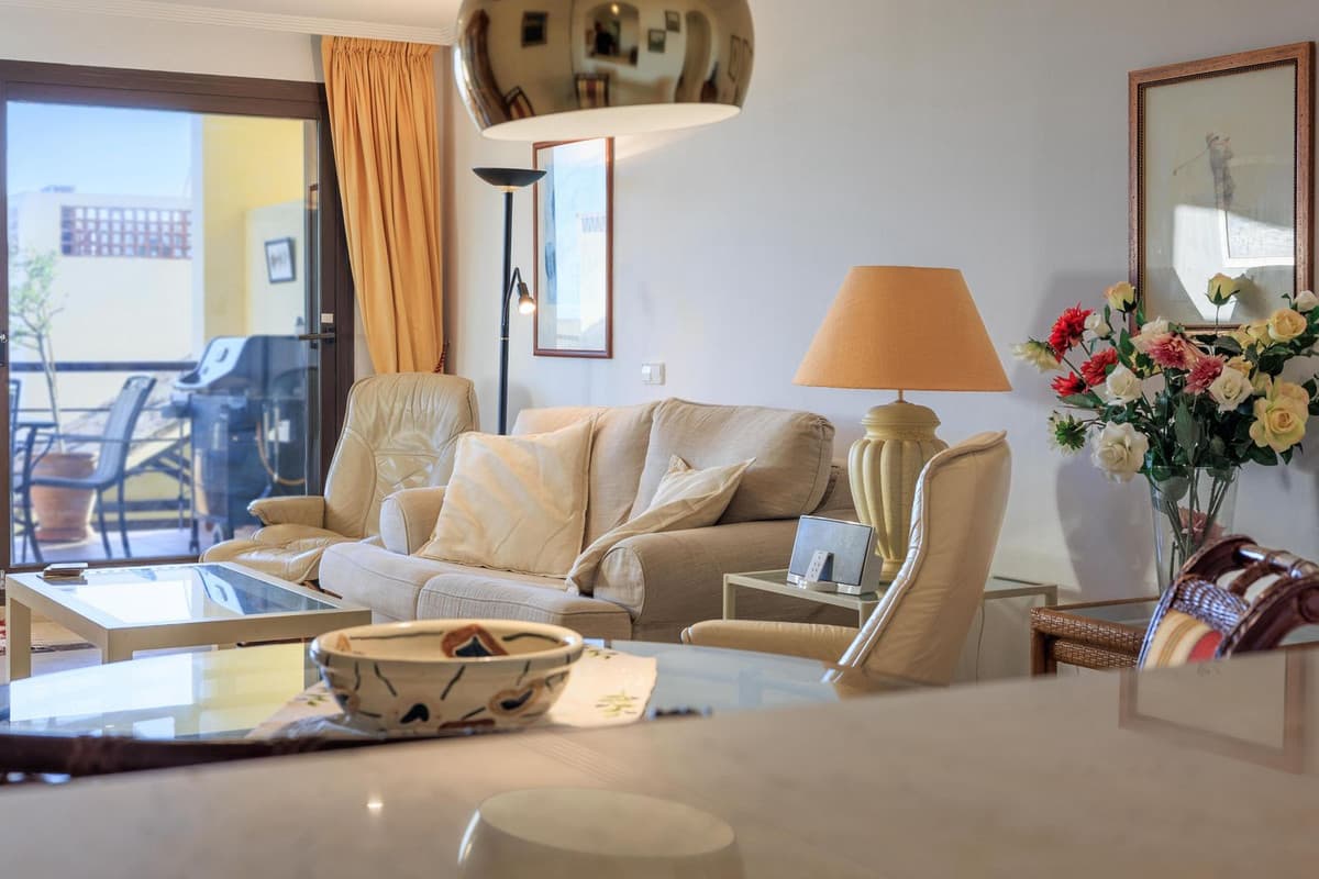 Ground Floor Apartment in Benahavís — photo 7 of 10