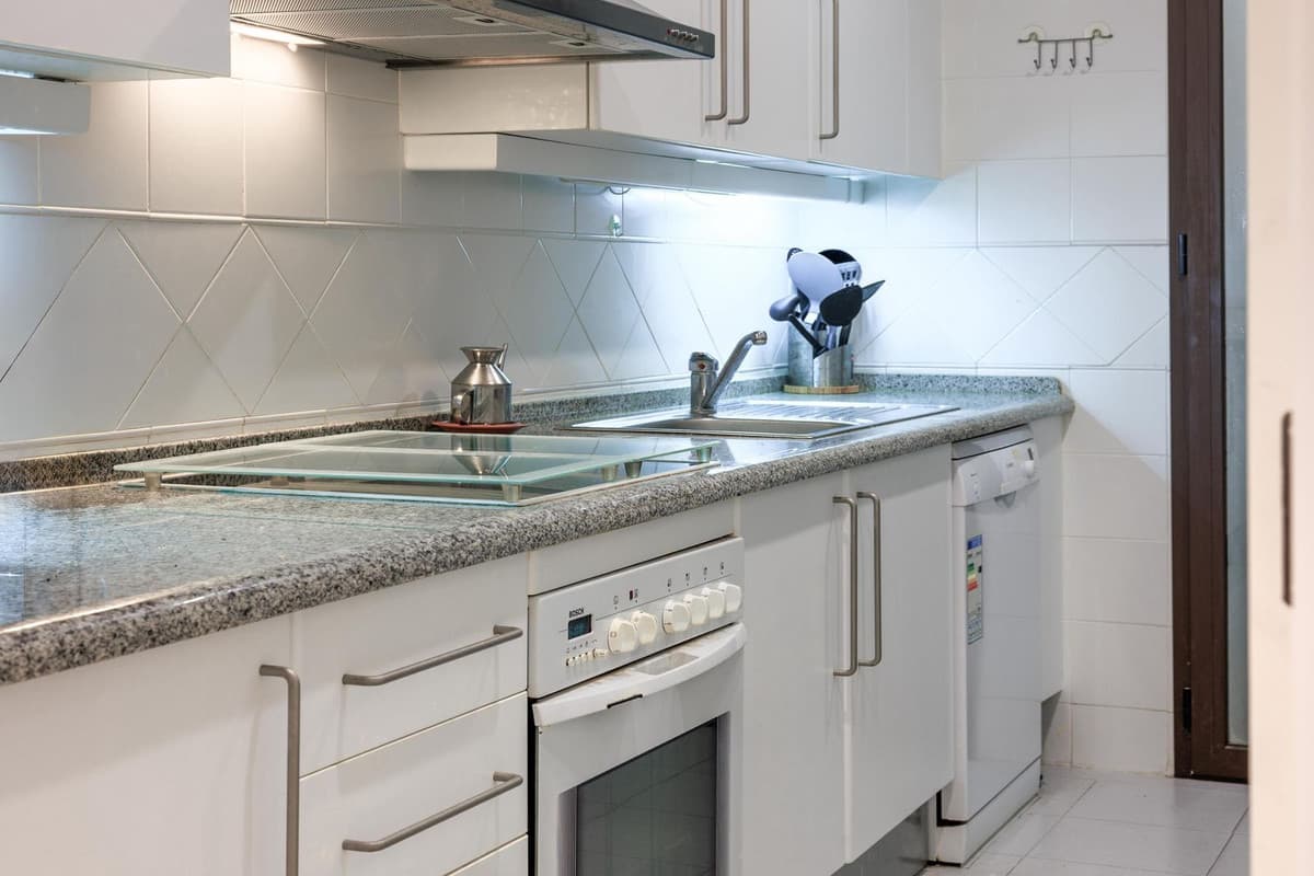 Ground Floor Apartment in Benahavís — photo 9 of 10