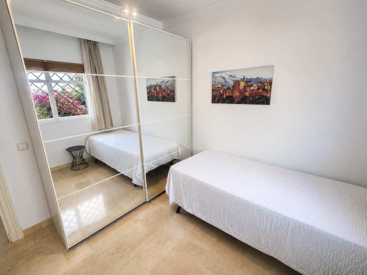 Penthouse in Nueva Andalucía — photo 6 of 10
