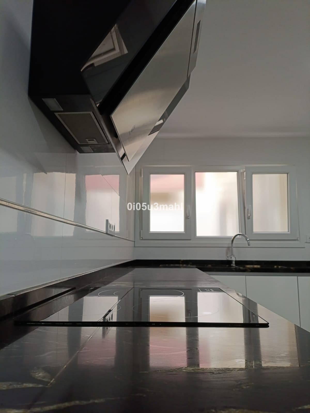 Middle Floor Apartment in El Palo — photo 7 of 10