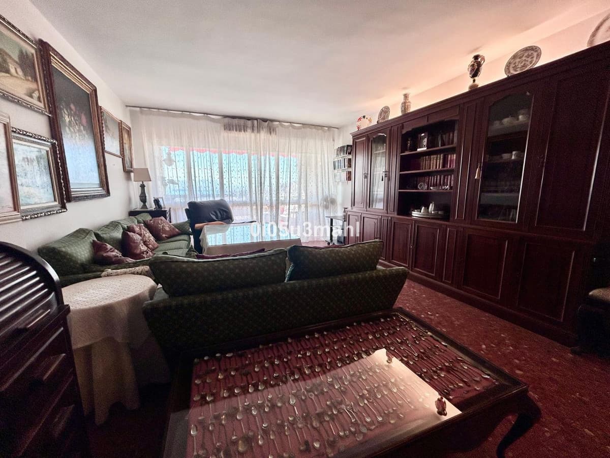 Middle Floor Apartment in Málaga — photo 10 of 10