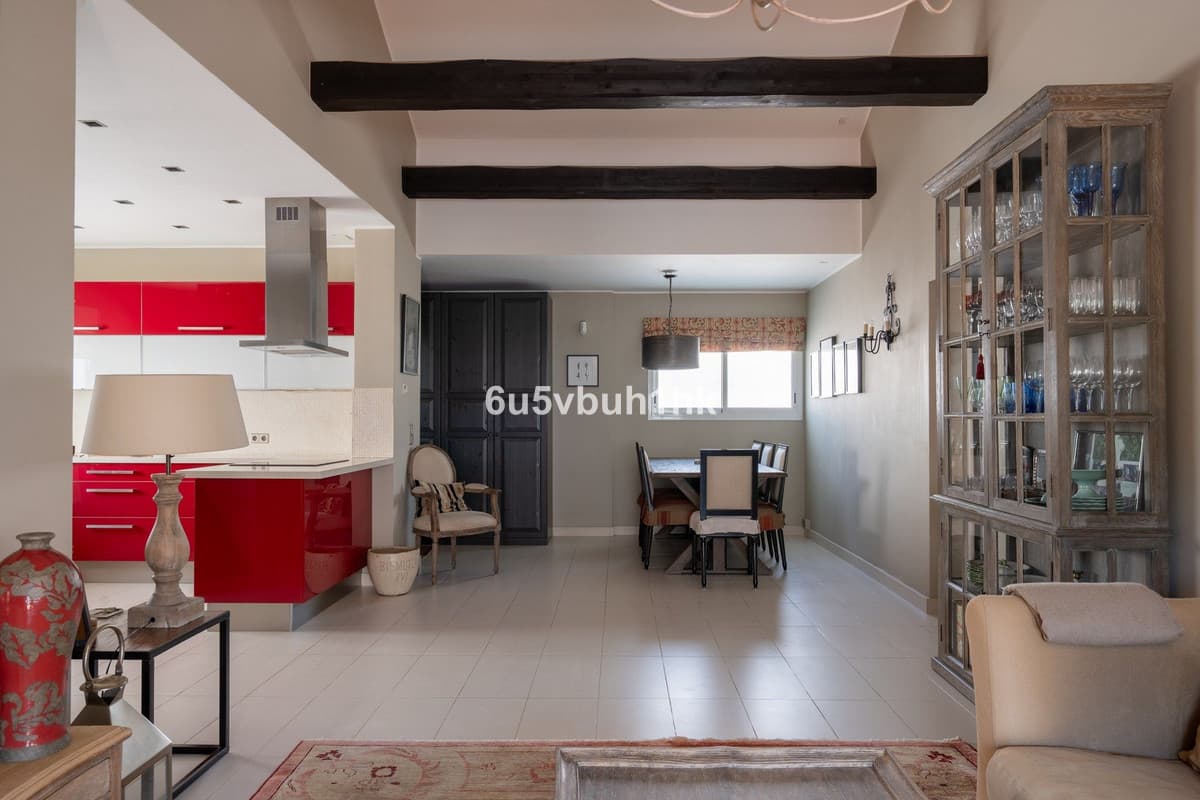 Ground Floor Apartment in Nueva Andalucía — photo 2 of 10