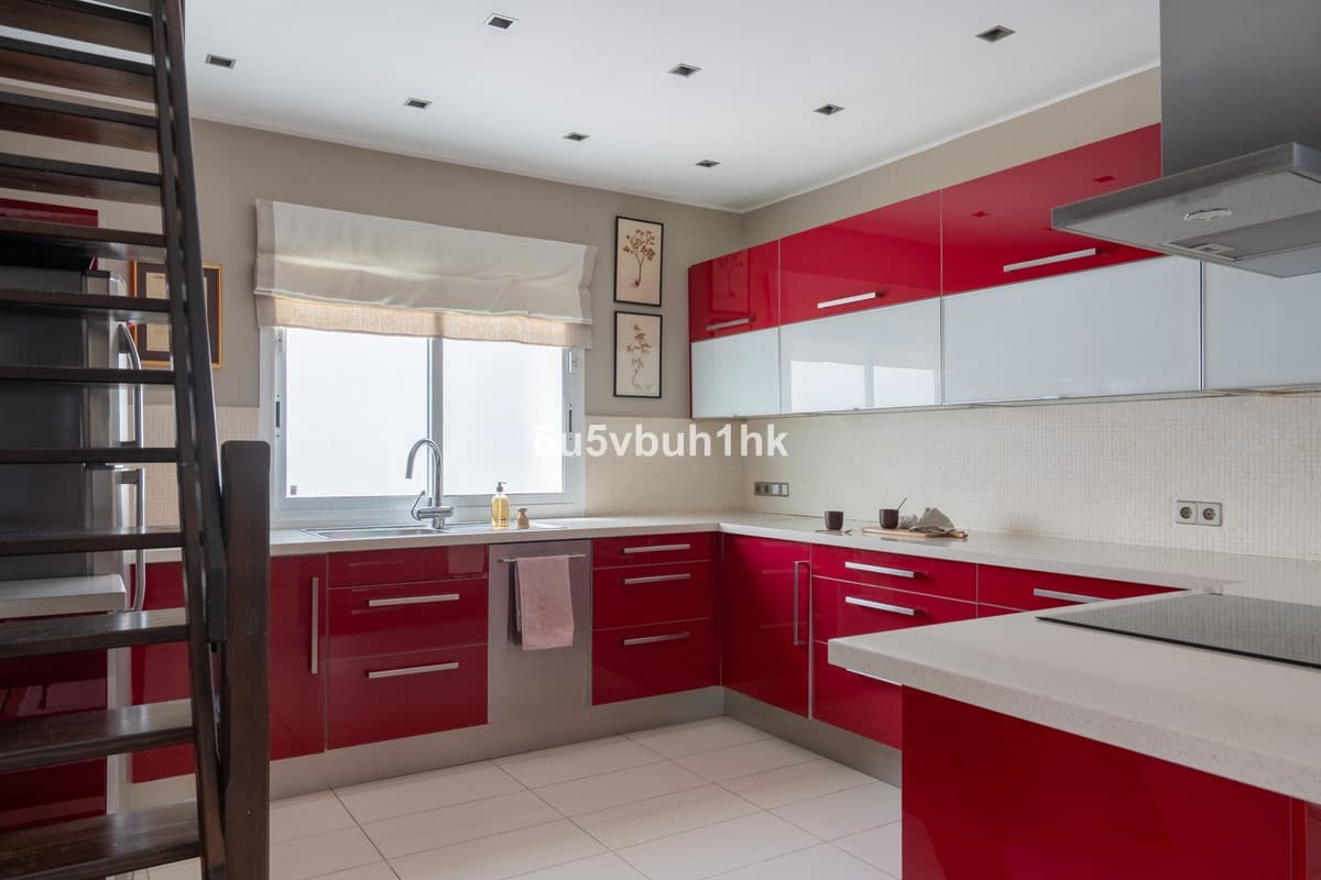 Ground Floor Apartment in Nueva Andalucía — photo 3 of 10