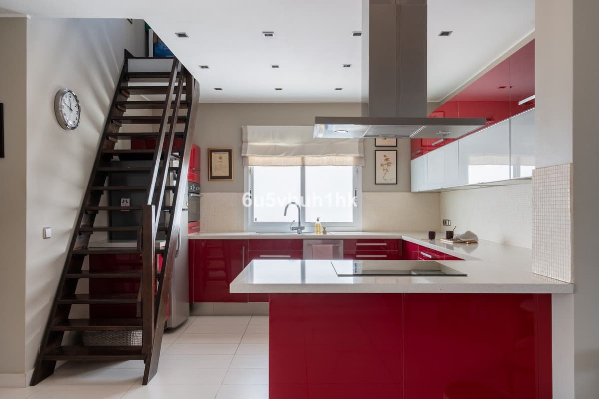 Ground Floor Apartment in Nueva Andalucía — photo 4 of 10
