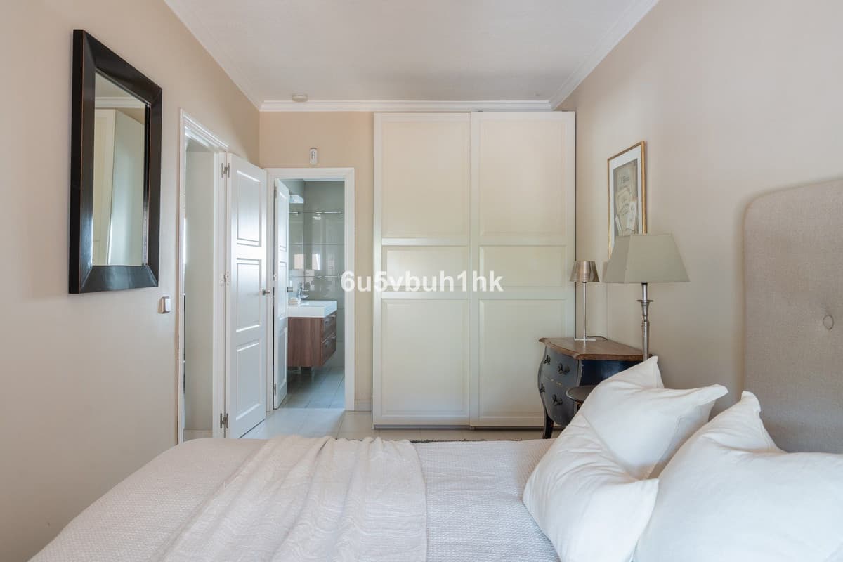 Ground Floor Apartment in Nueva Andalucía — photo 7 of 10