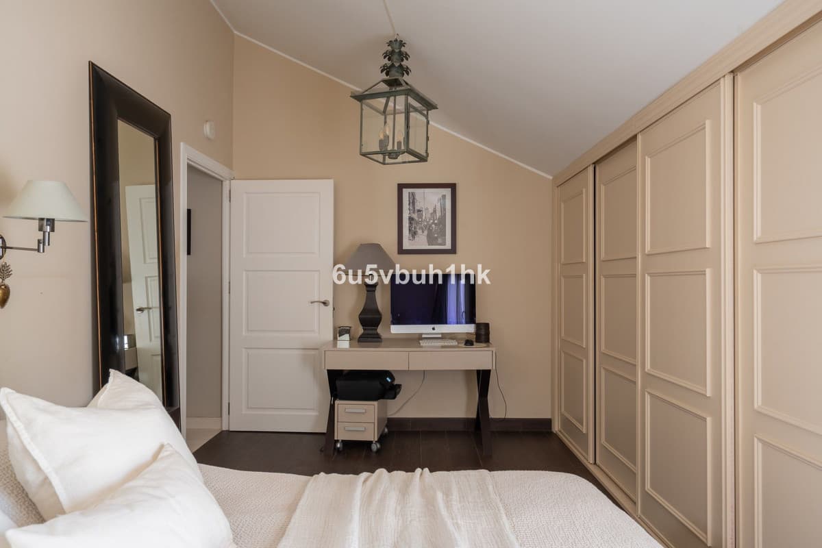 Ground Floor Apartment in Nueva Andalucía — photo 8 of 10