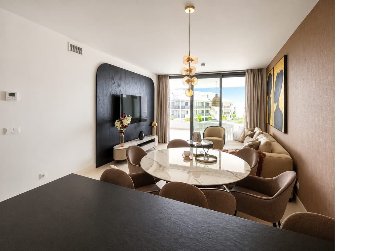 Middle Floor Apartment in Higueron — photo 3 of 10