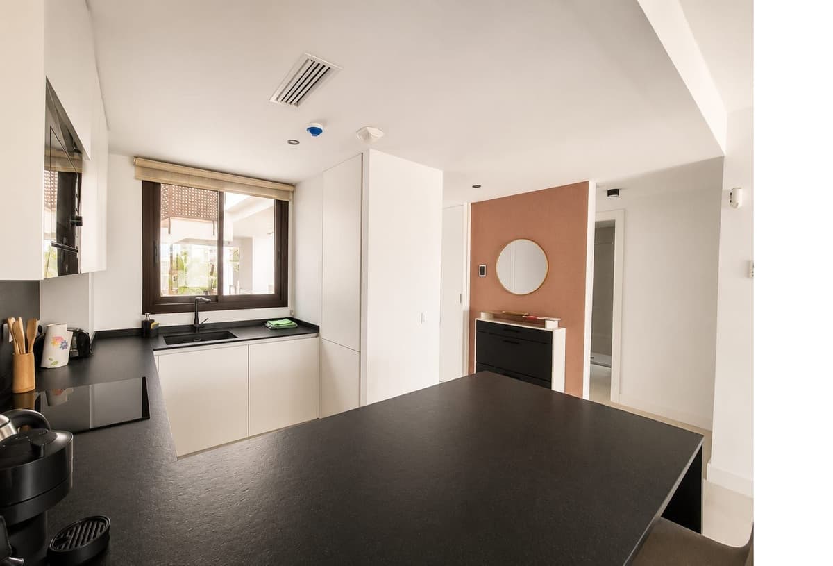 Middle Floor Apartment in Higueron — photo 5 of 10