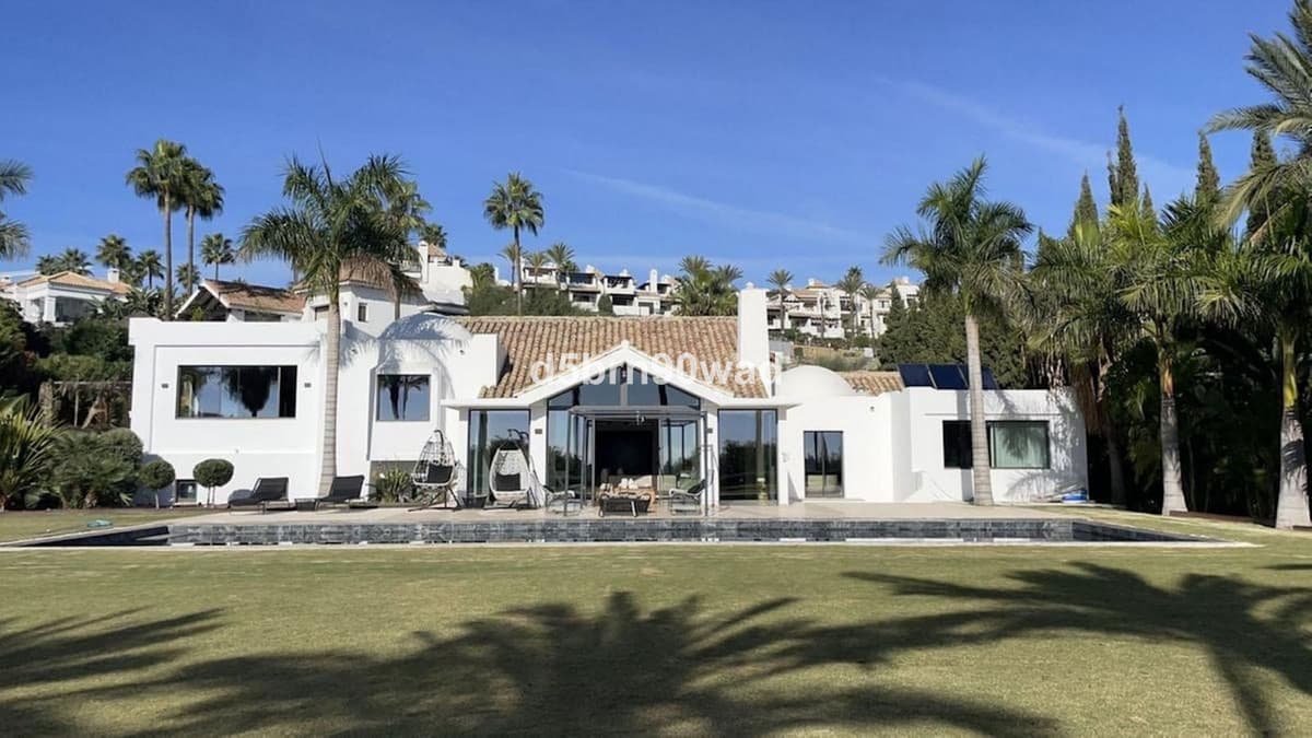 Detached Villa in Benahavís — photo 1 of 5