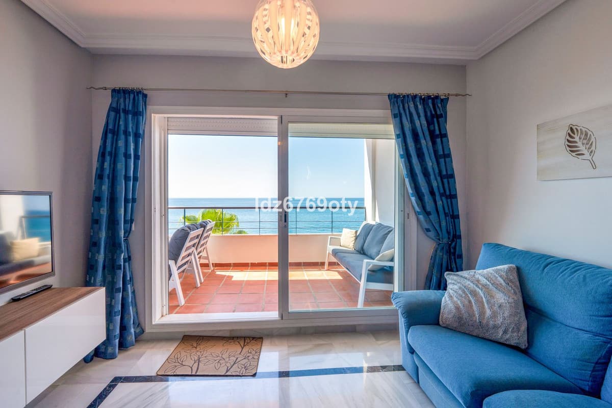 Middle Floor Apartment in Benalmadena Costa — photo 4 of 10