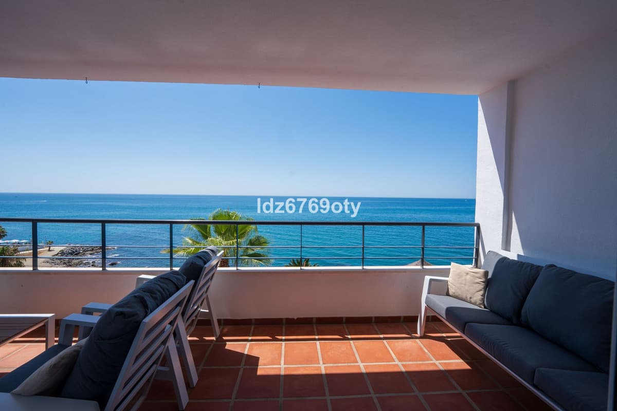Middle Floor Apartment in Benalmadena Costa — photo 7 of 10