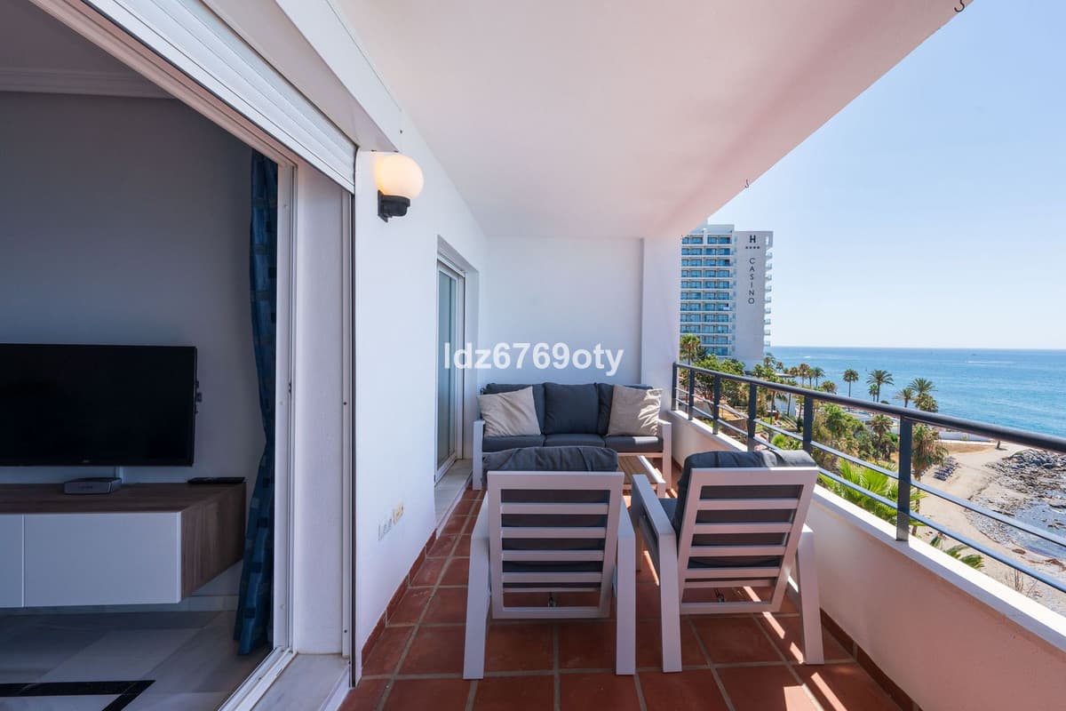 Middle Floor Apartment in Benalmadena Costa — photo 8 of 10
