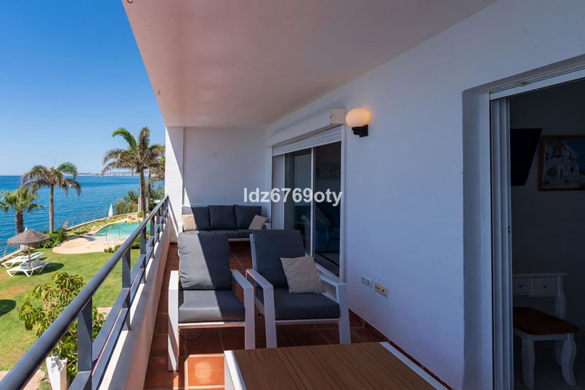 Middle Floor Apartment in Benalmadena Costa — photo 9 of 10