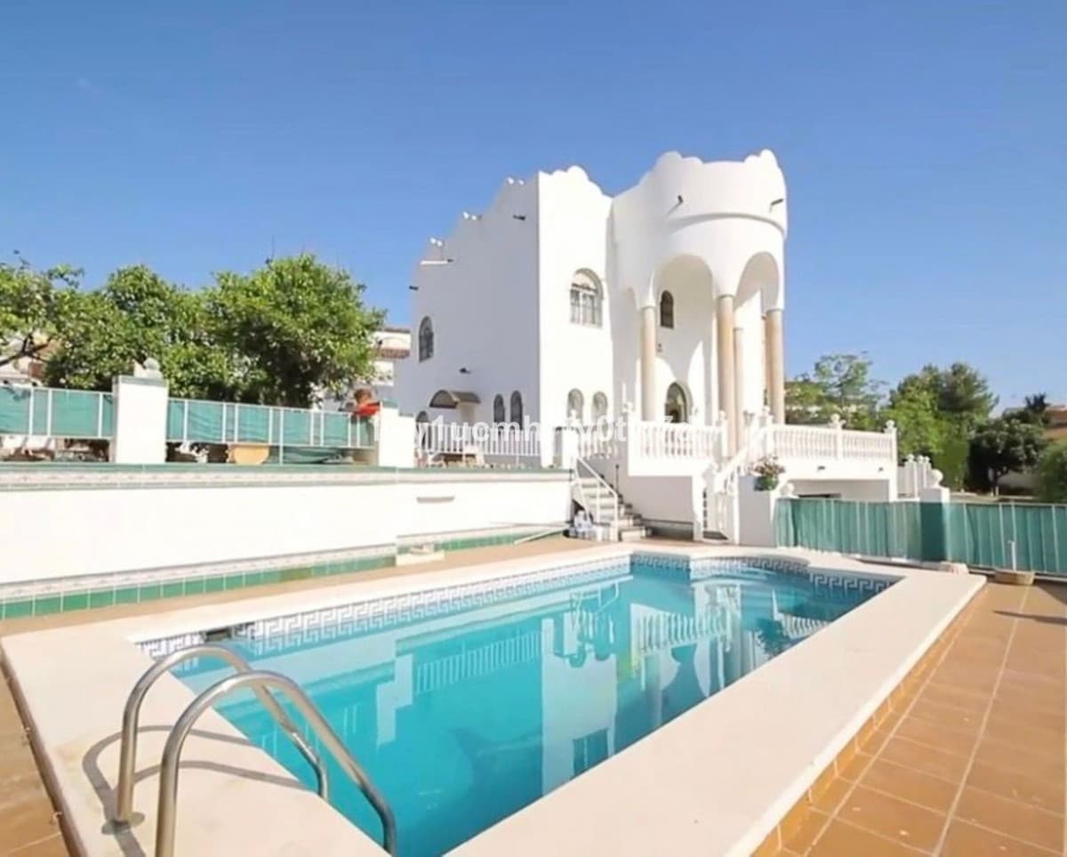 Detached Villa in Puerto de la Torre — photo 3 of 10