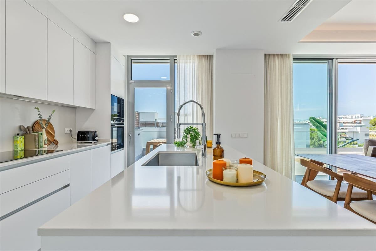 Penthouse Duplex in Santa Clara — photo 10 of 10