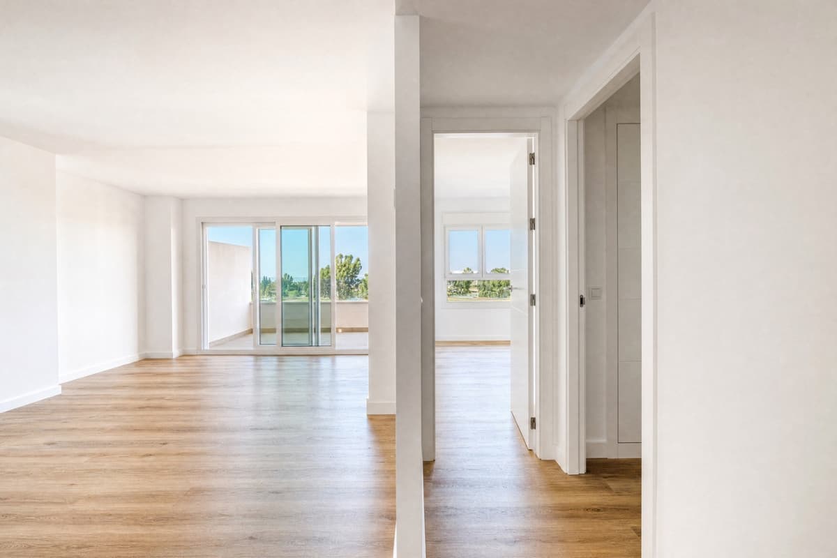 Middle Floor Apartment in Nueva Andalucía — photo 8 of 10