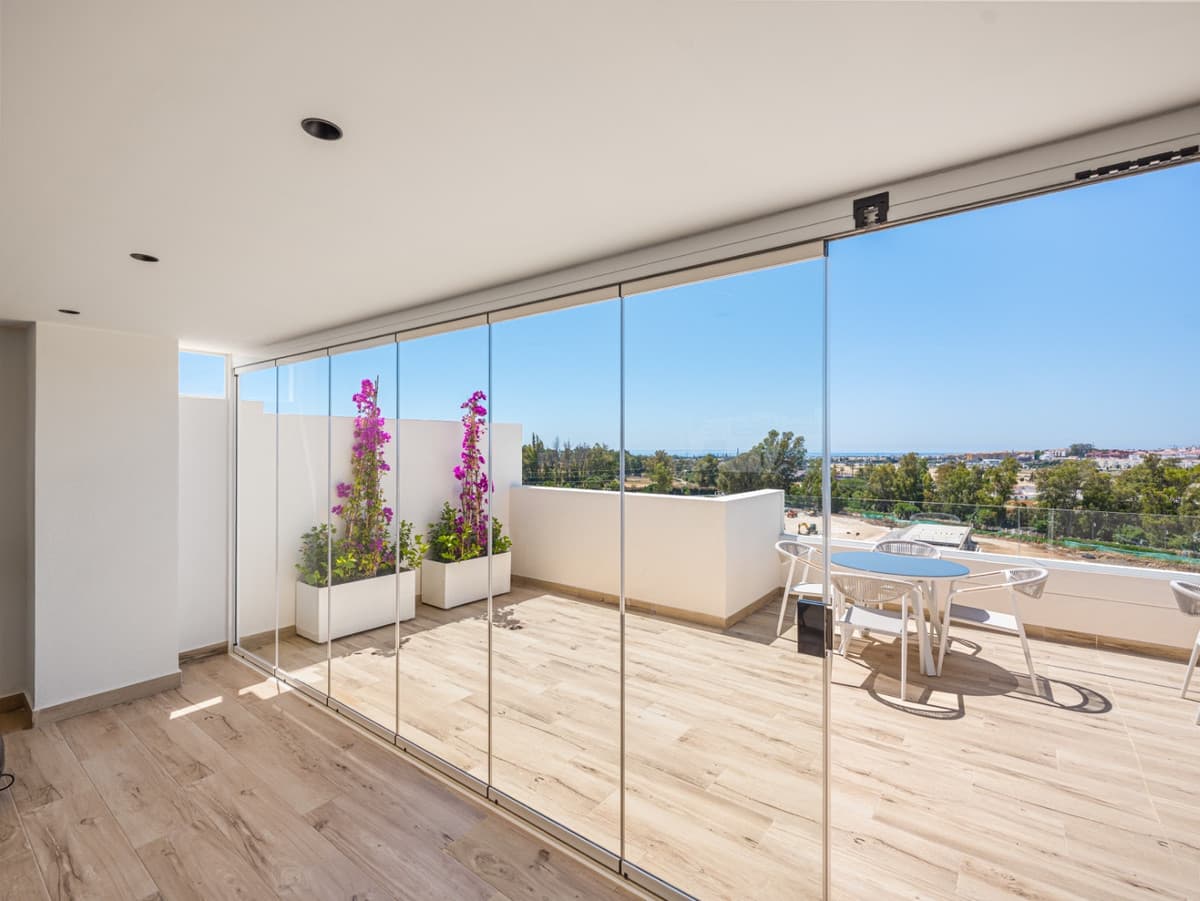 Middle Floor Apartment in Nueva Andalucía — photo 9 of 10