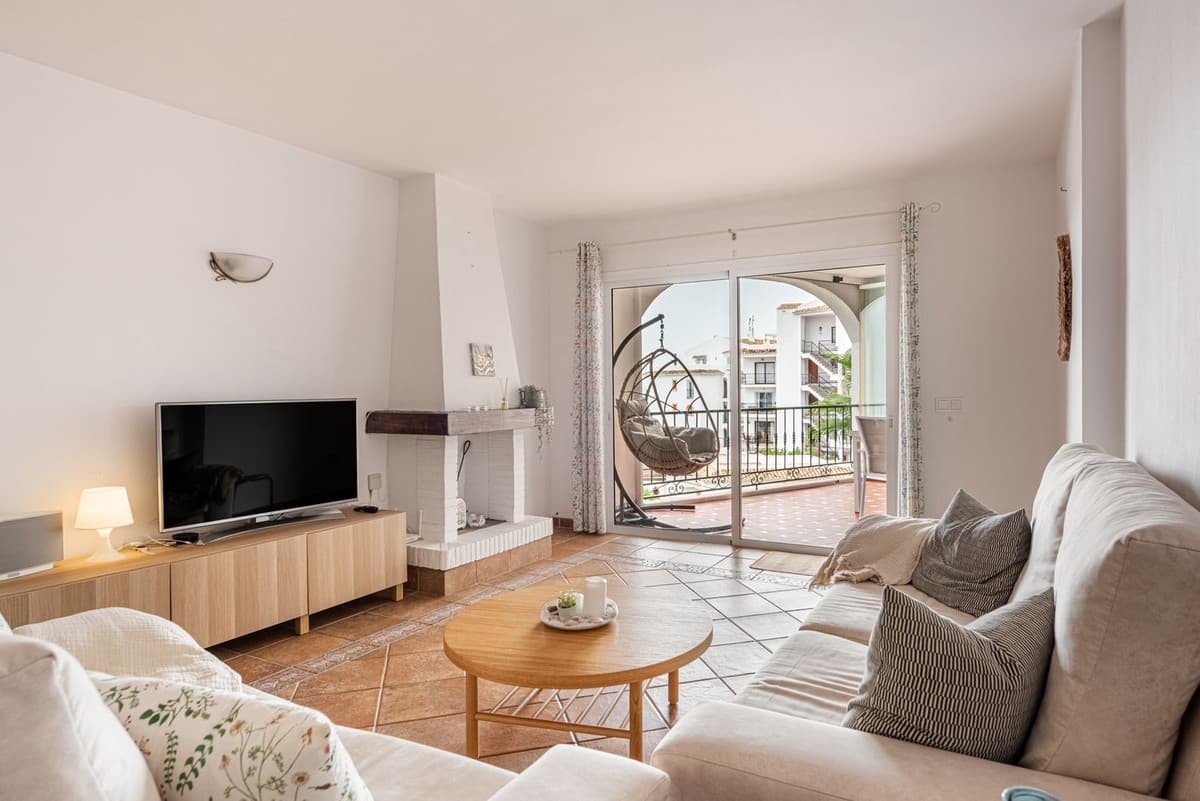 Middle Floor Apartment in Riviera del Sol — photo 4 of 10