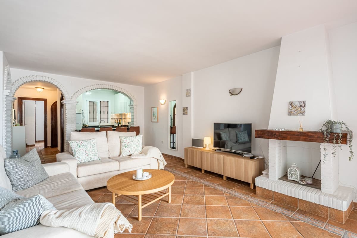 Middle Floor Apartment in Riviera del Sol — photo 9 of 10