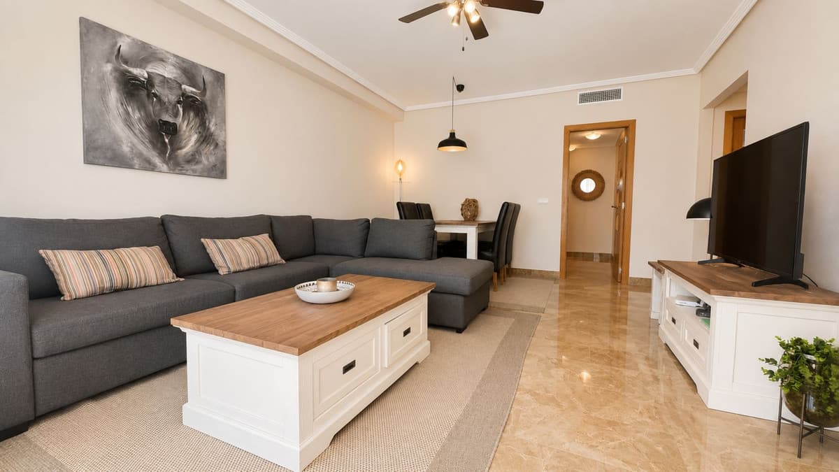 Middle Floor Apartment in Estepona — photo 2 of 10