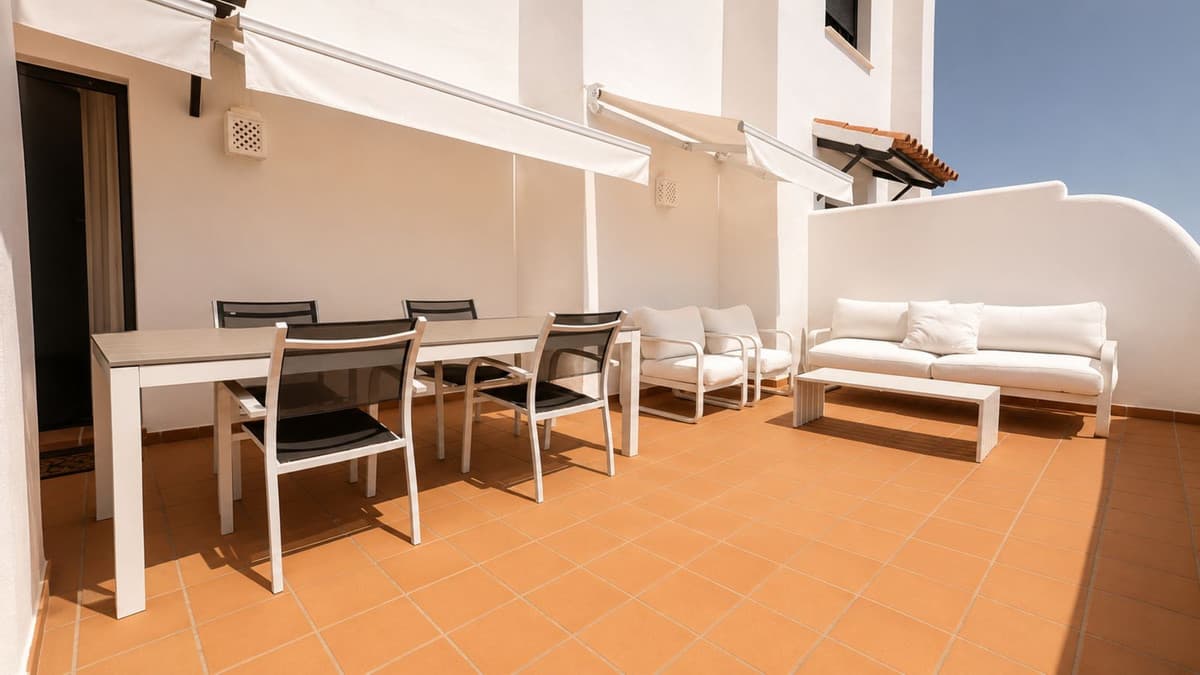 Middle Floor Apartment in Estepona — photo 6 of 10