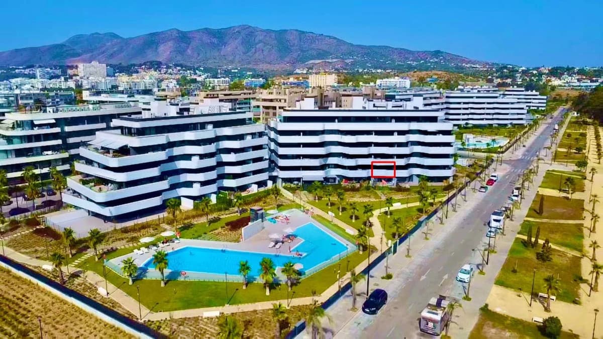 Middle Floor Apartment in Torremolinos — photo 3 of 10