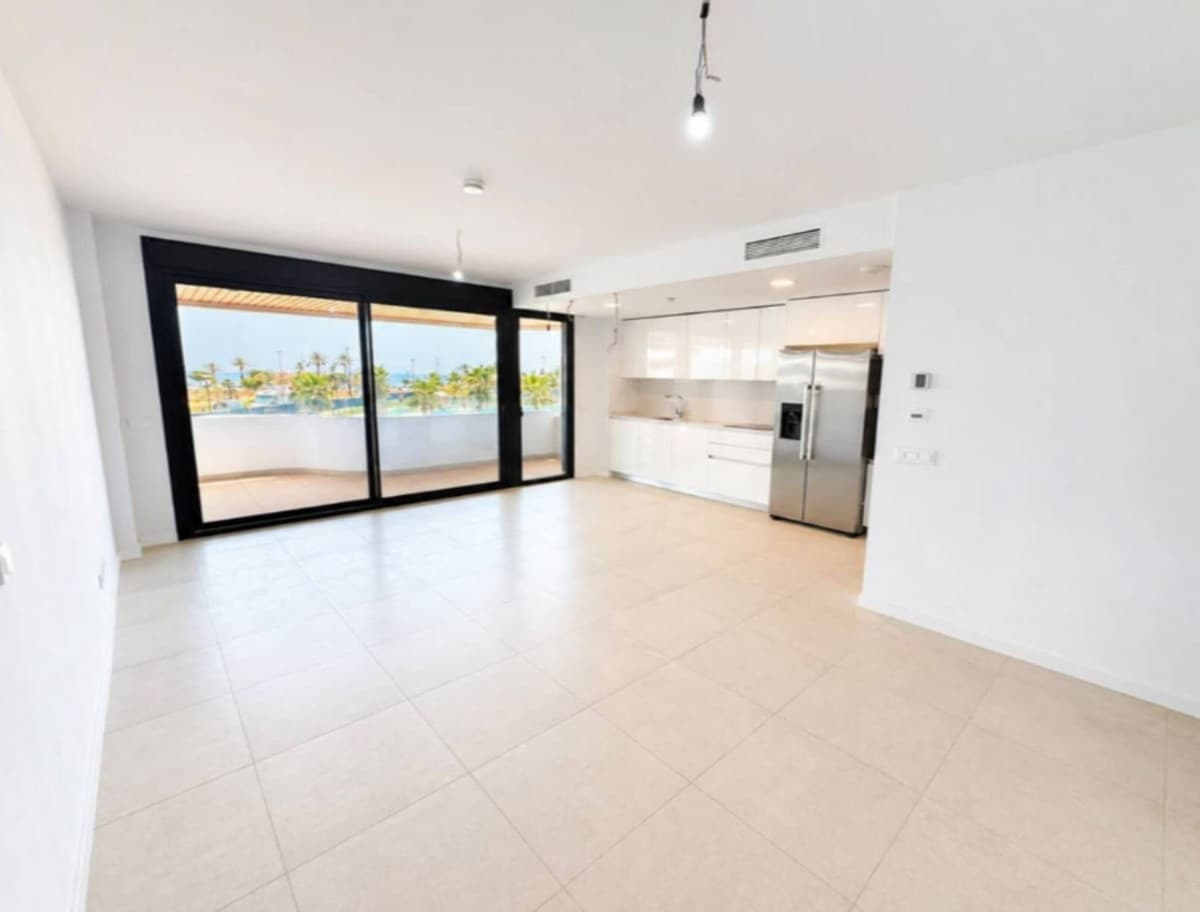 Middle Floor Apartment in Torremolinos — photo 6 of 10