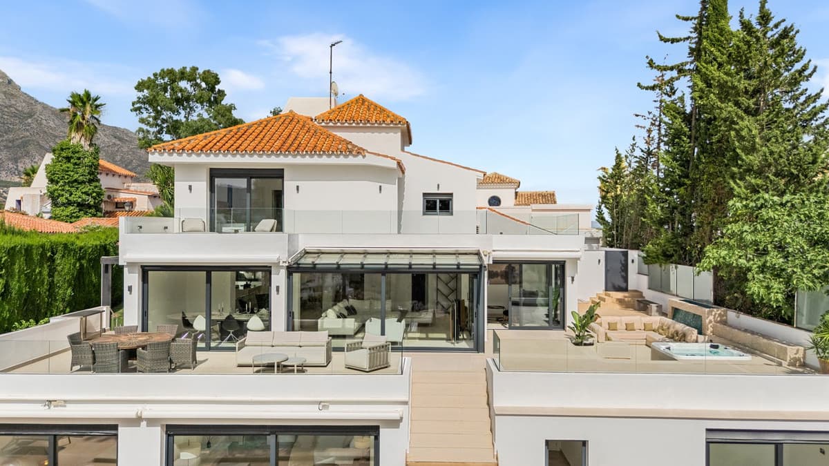 Detached Villa in Nueva Andalucía — photo 4 of 10