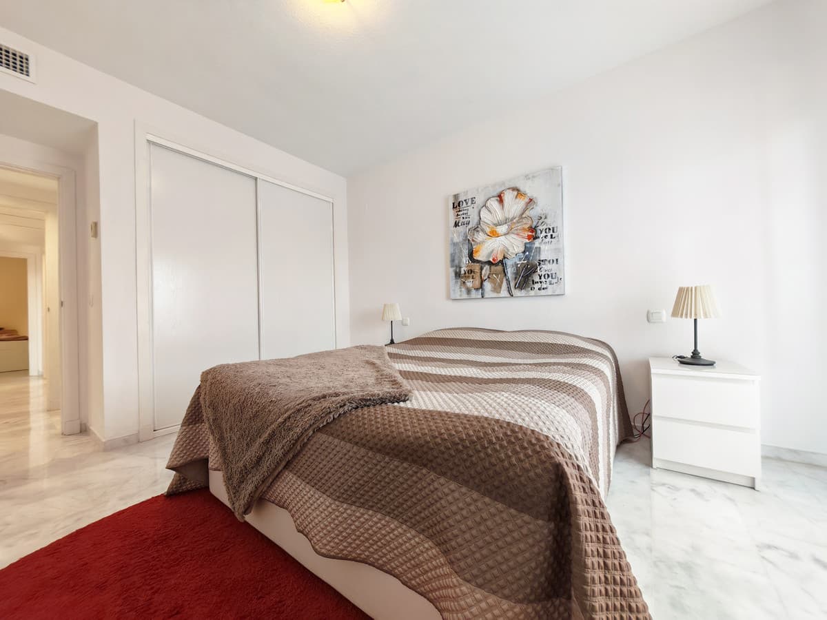 Middle Floor Apartment in Reserva de Marbella — photo 10 of 10
