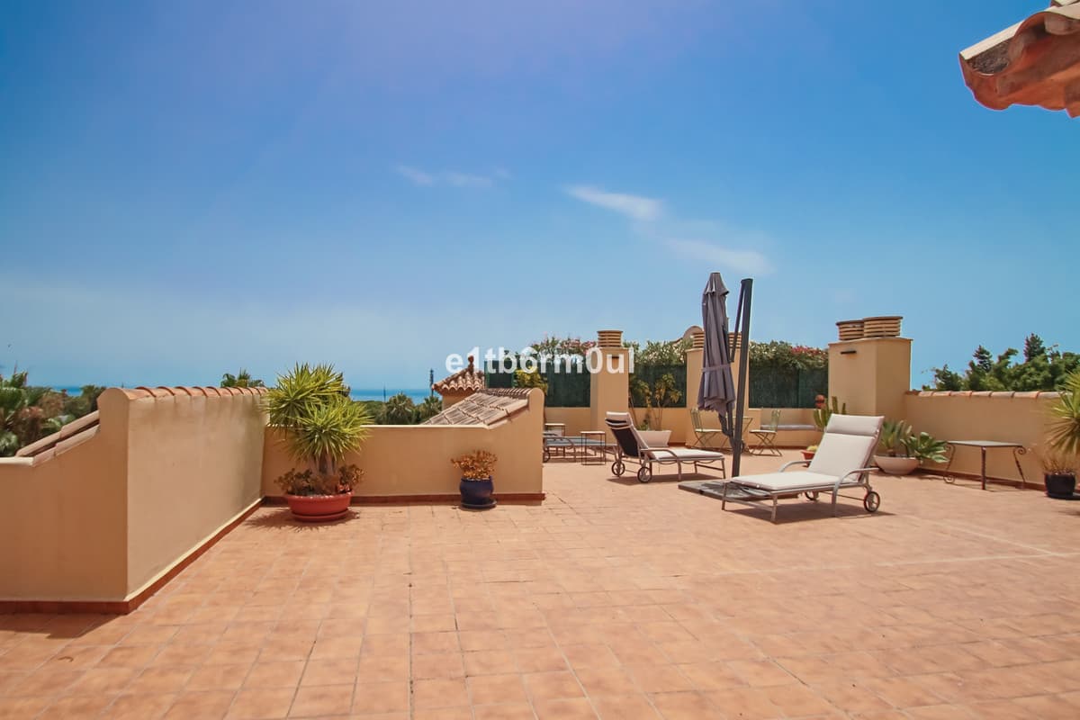 Penthouse in Nagüeles — photo 2 of 10