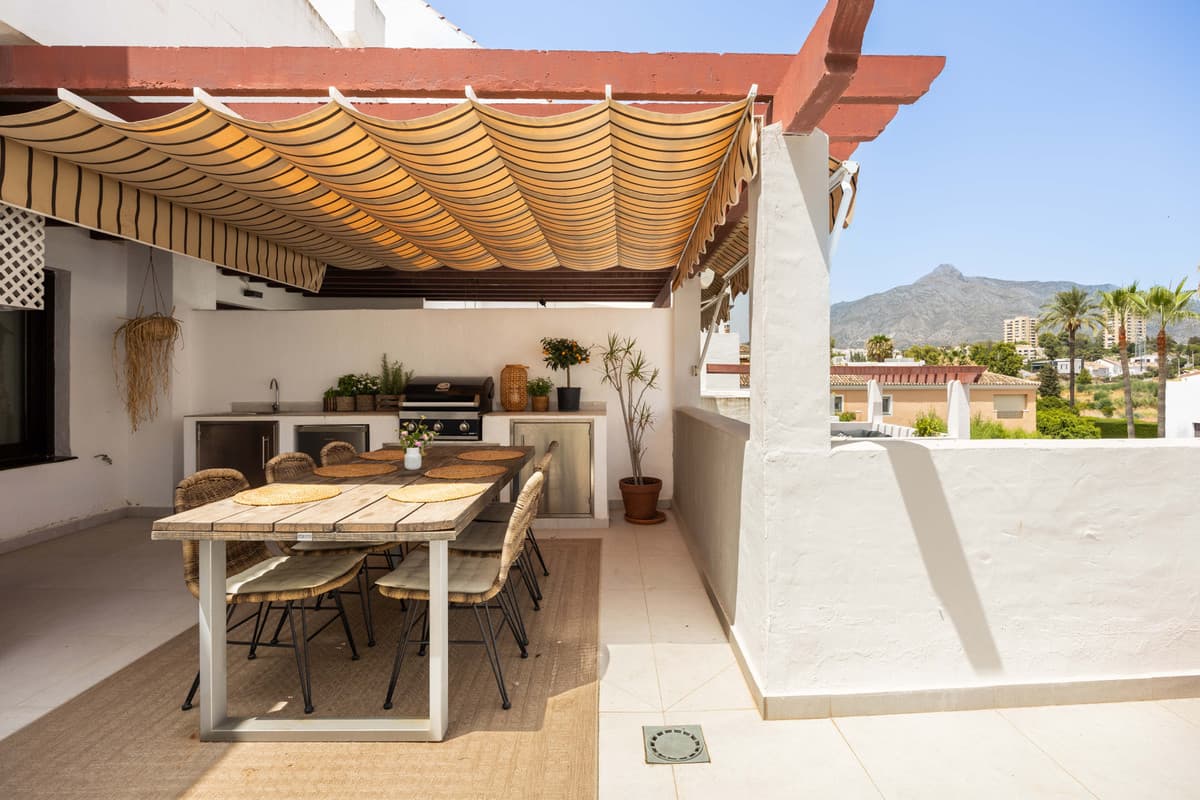 Middle Floor Apartment in Nueva Andalucía — photo 2 of 10