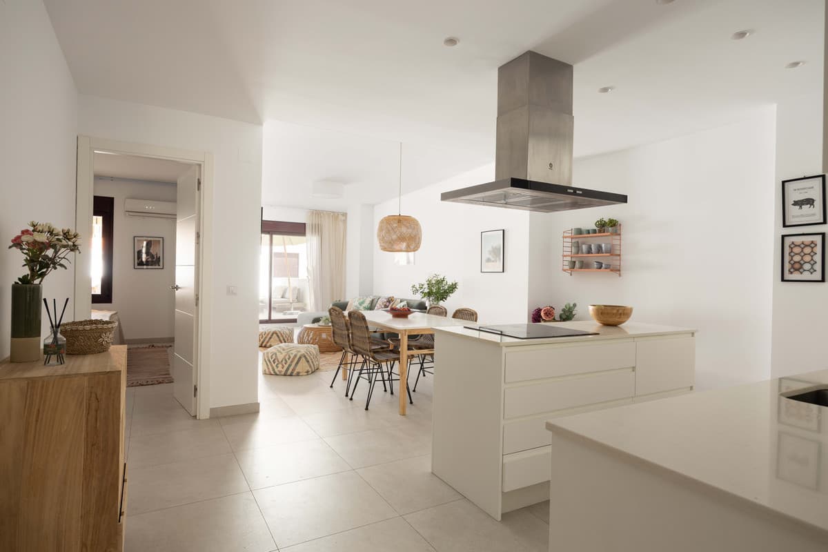 Middle Floor Apartment in Nueva Andalucía — photo 5 of 10
