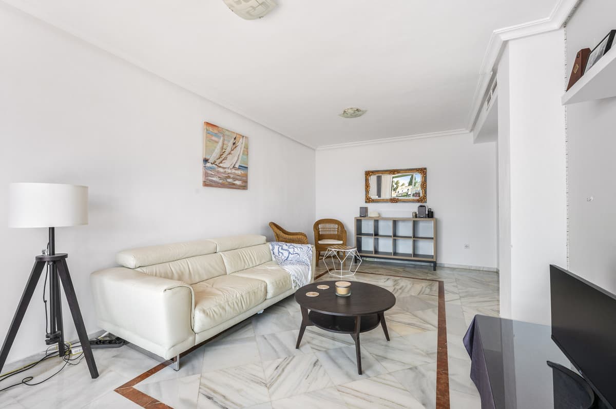 Middle Floor Apartment in Marbella — photo 6 of 10