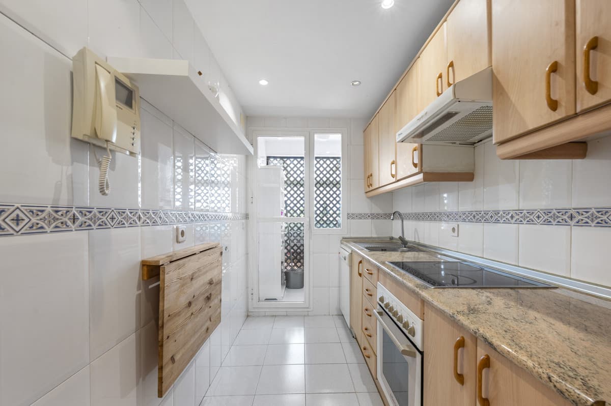 Middle Floor Apartment in Marbella — photo 8 of 10