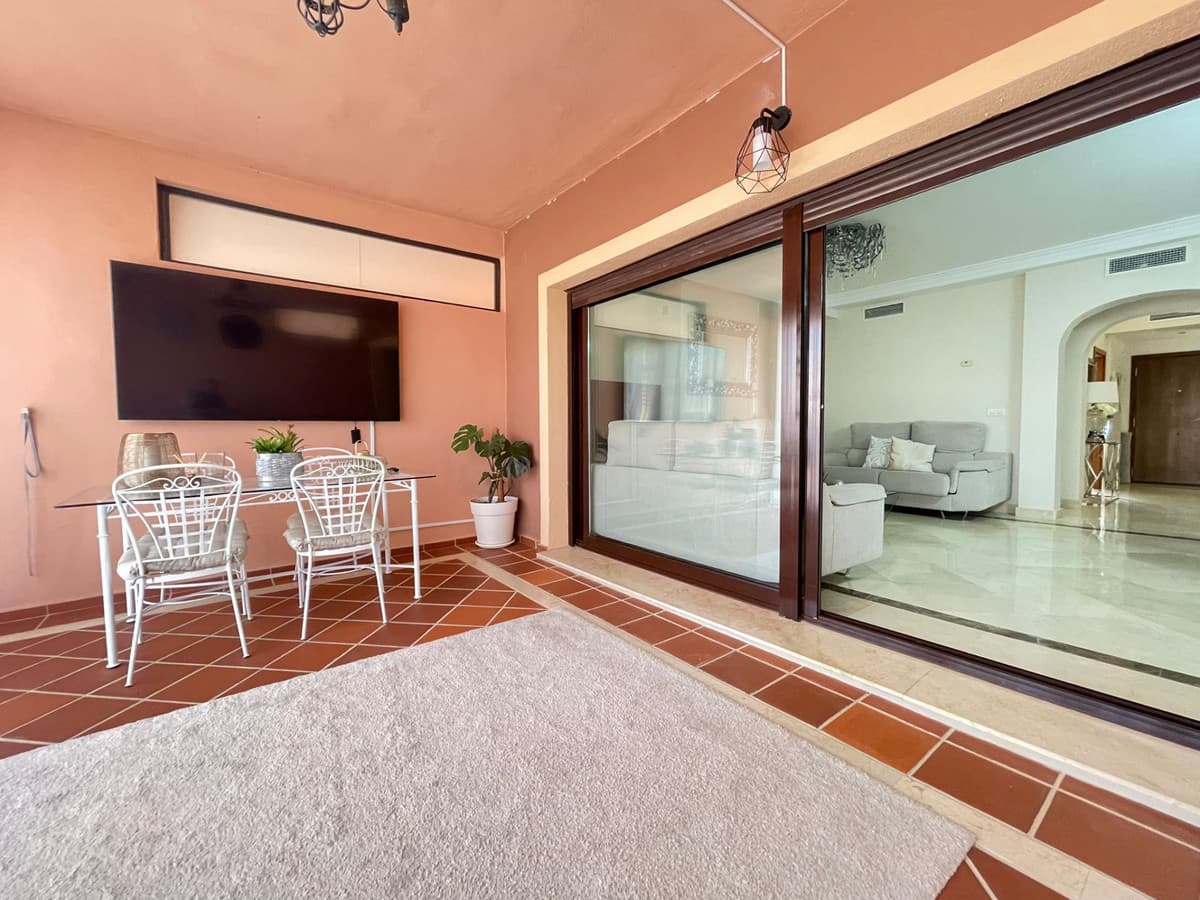 Townhouse in Estepona — photo 1 of 10