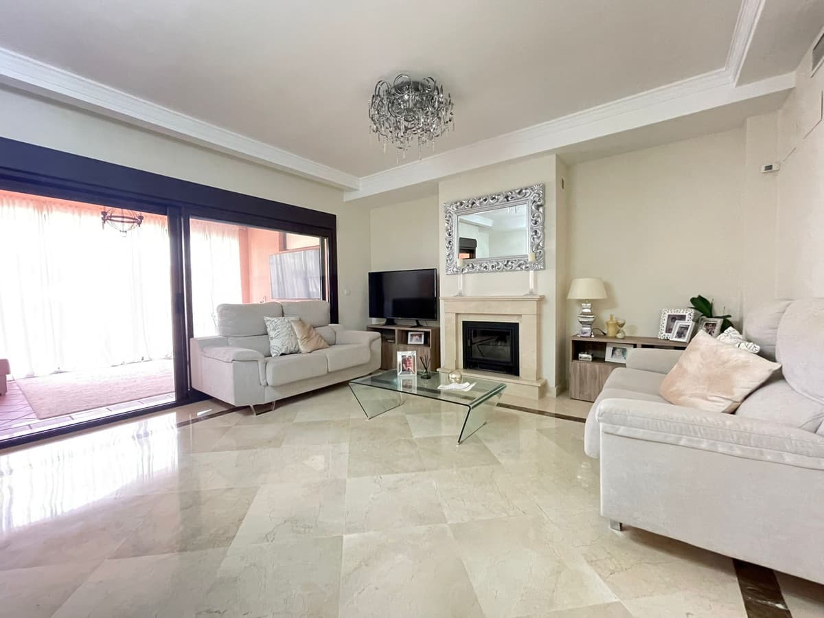 Townhouse in Estepona — photo 4 of 10