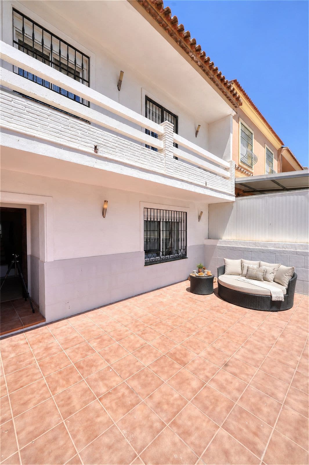 Townhouse in Casares — photo 1 of 10
