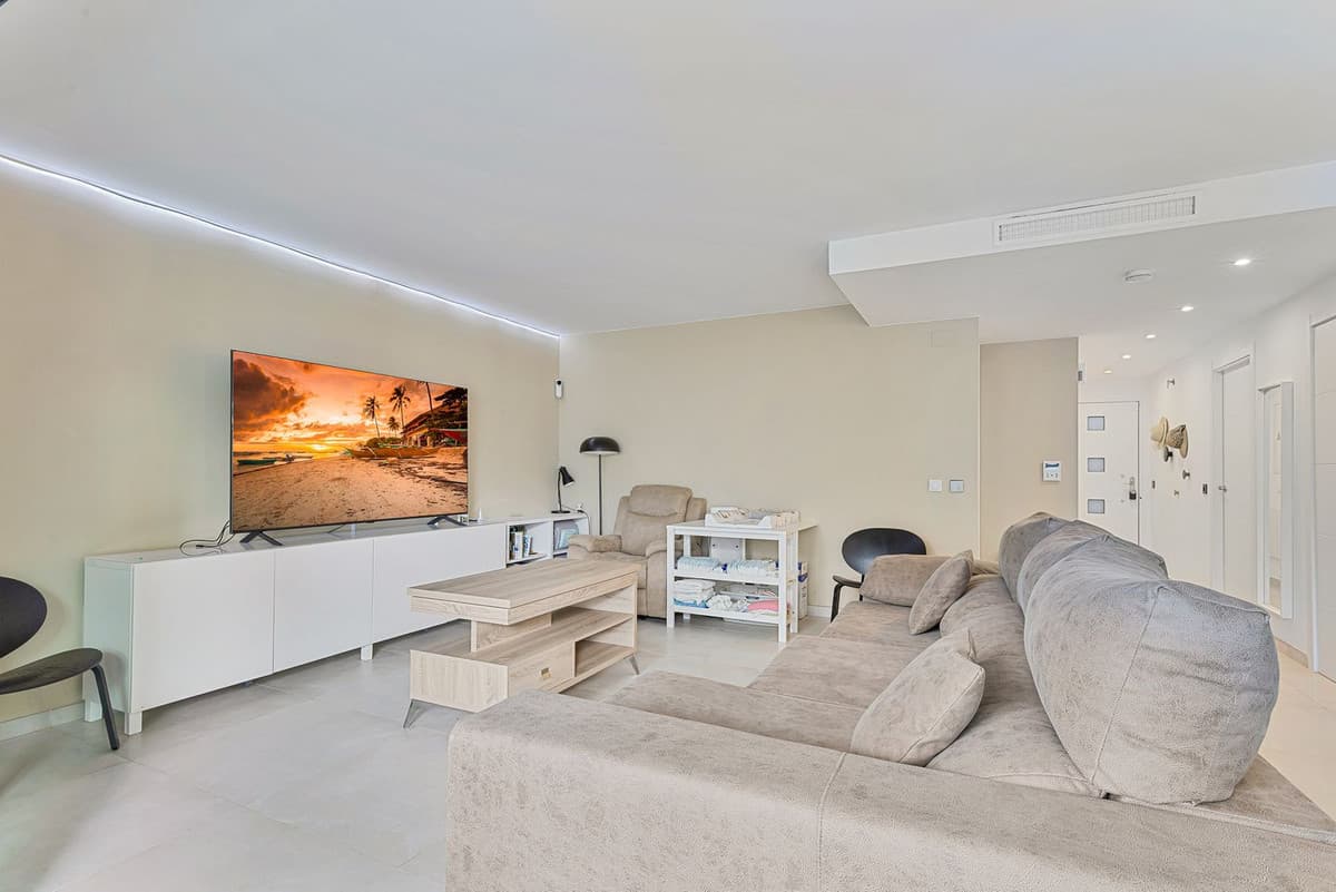 Middle Floor Apartment in Los Boliches — photo 6 of 10