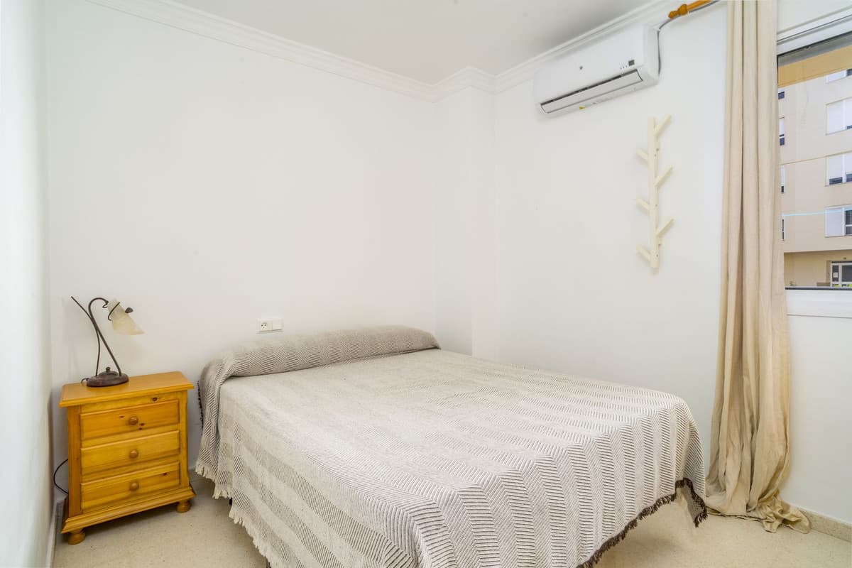 Middle Floor Apartment in Estepona — photo 4 of 10
