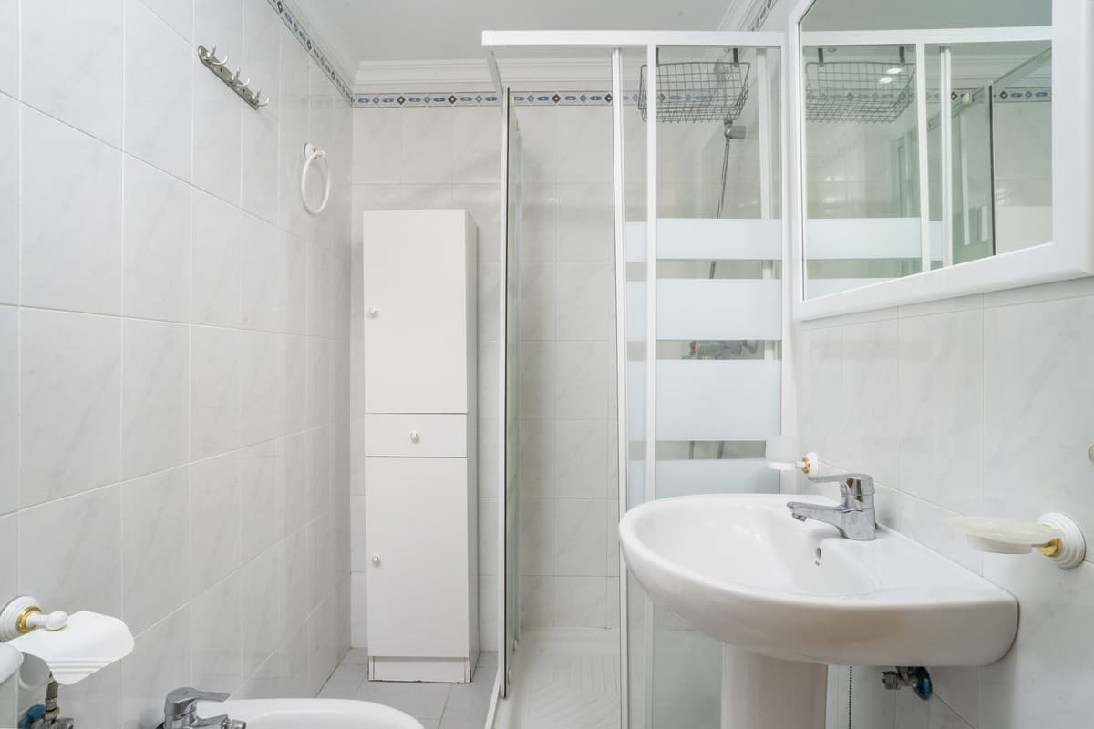 Middle Floor Apartment in Estepona — photo 7 of 10