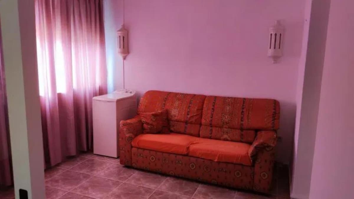 Middle Floor Apartment in Elviria — photo 6 of 10