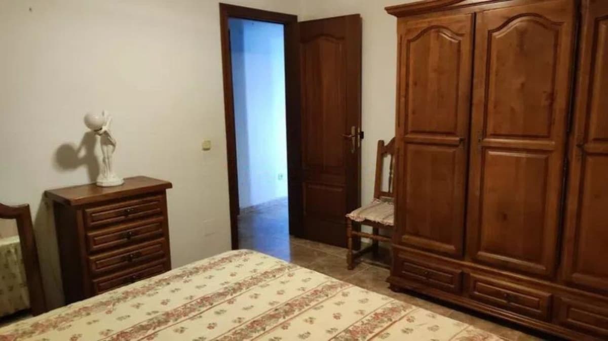 Middle Floor Apartment in Elviria — photo 8 of 10