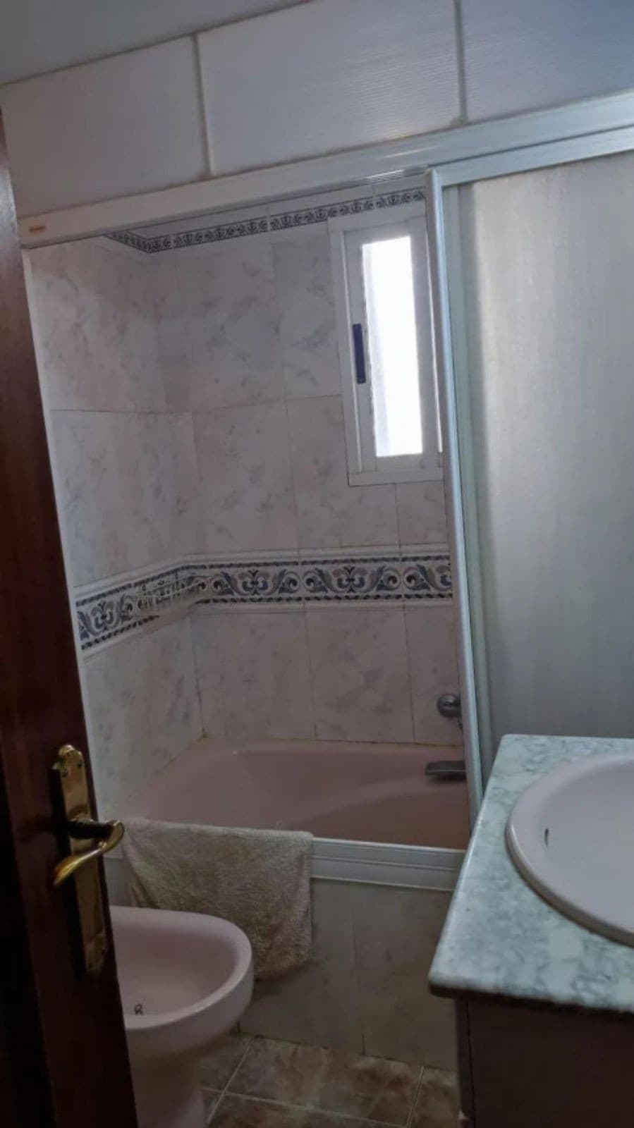 Middle Floor Apartment in Elviria — photo 10 of 10